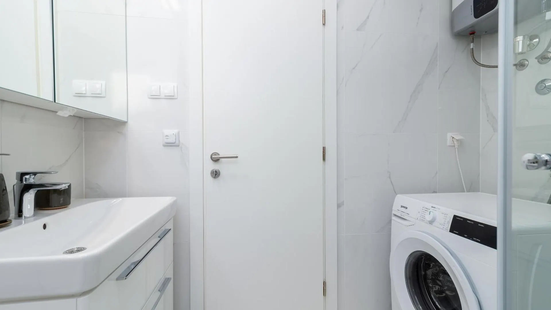 Roos Apartment トロギール