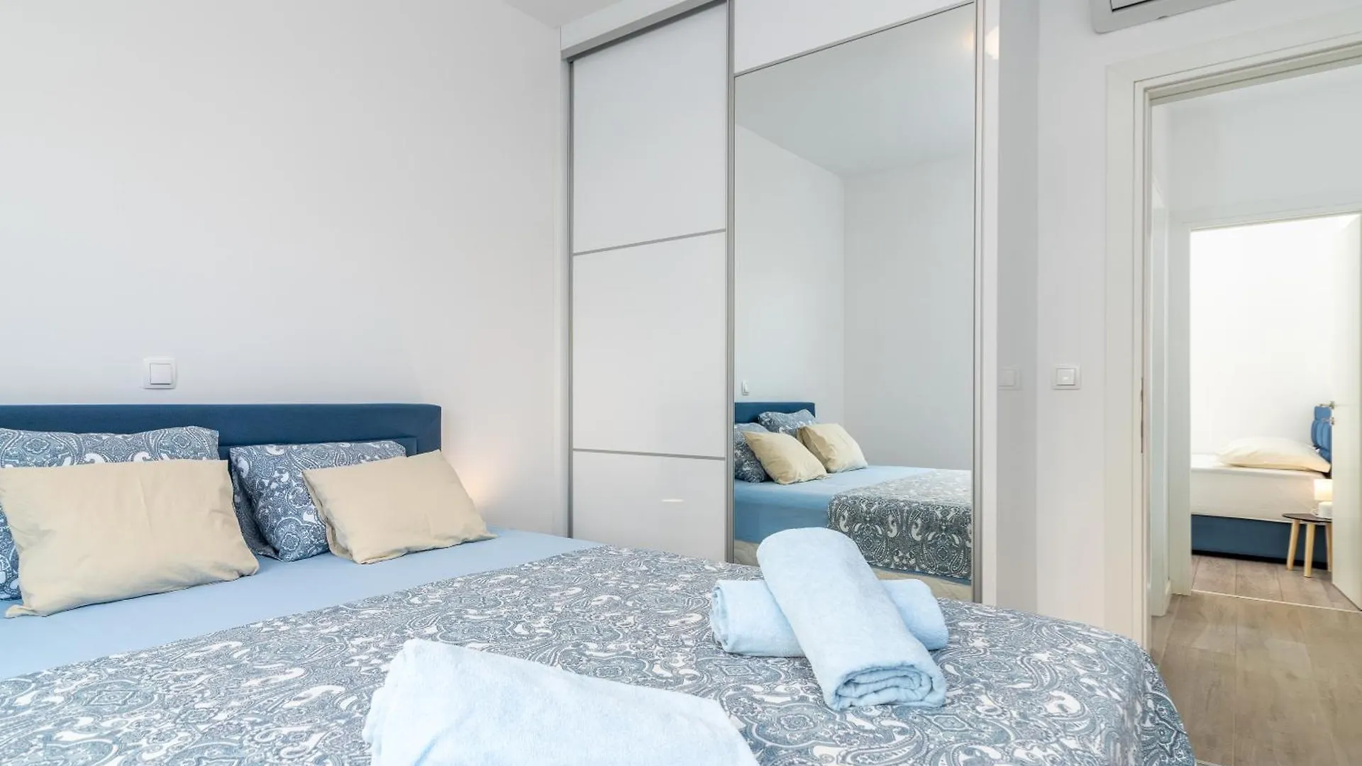 Roos Apartment トロギール