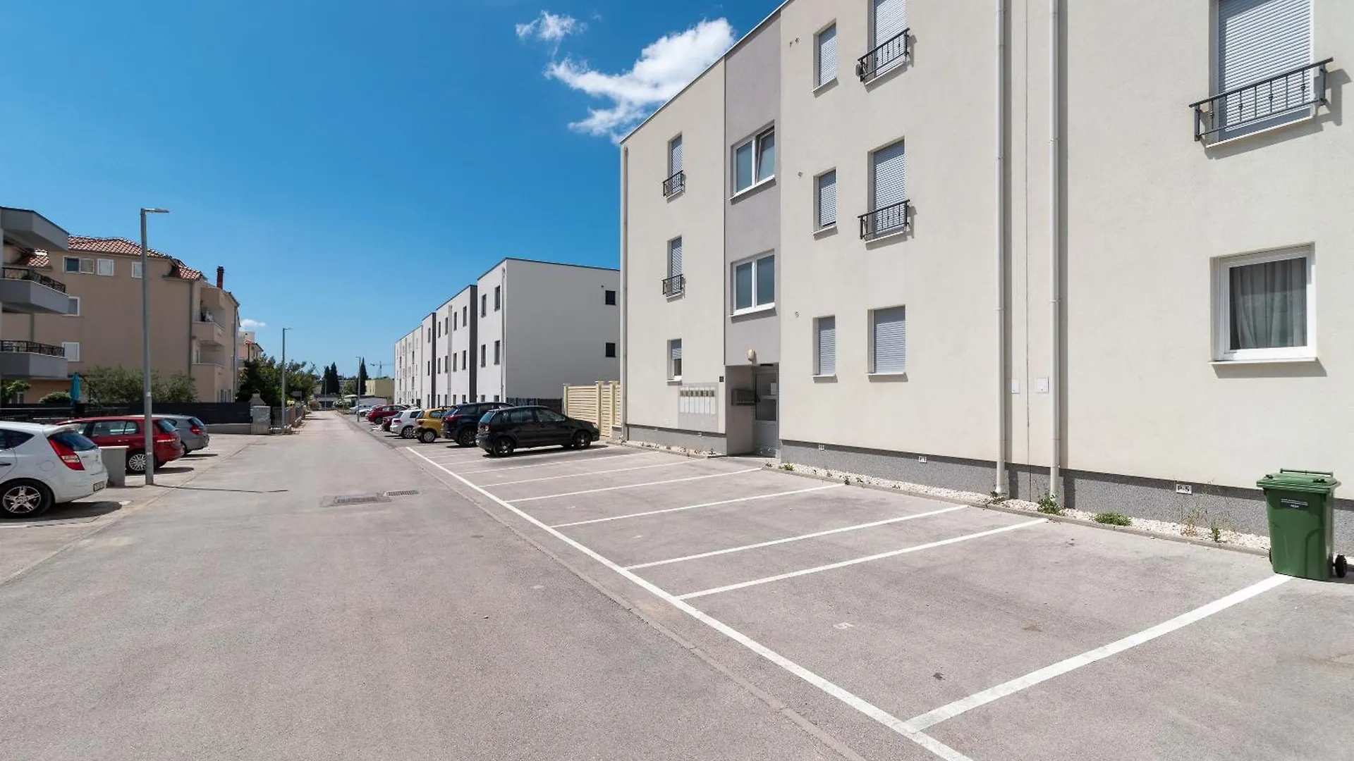 Roos Apartment トロギール 0*,