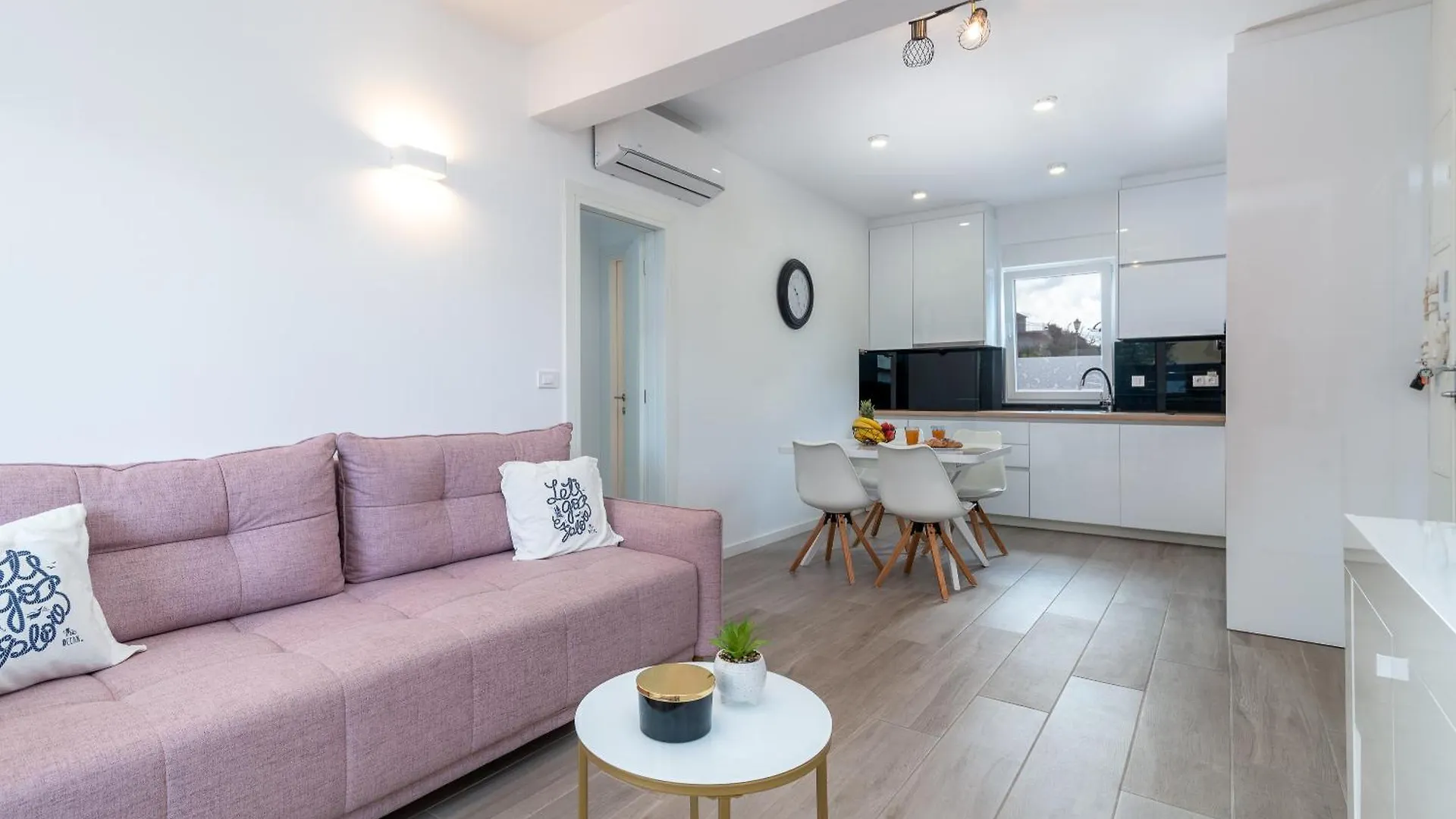 Roos Apartment トロギール